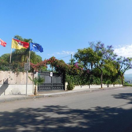Villa Delle Vacanze Fiumefreddo di Sicilia Exterior photo