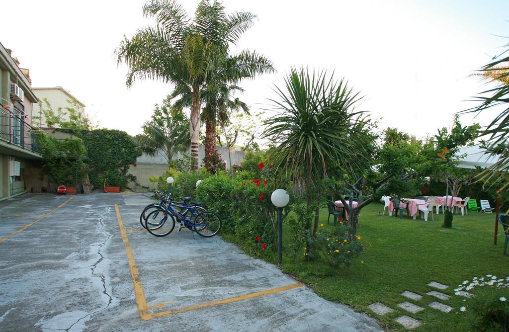 Villa Delle Vacanze Fiumefreddo di Sicilia Exterior photo